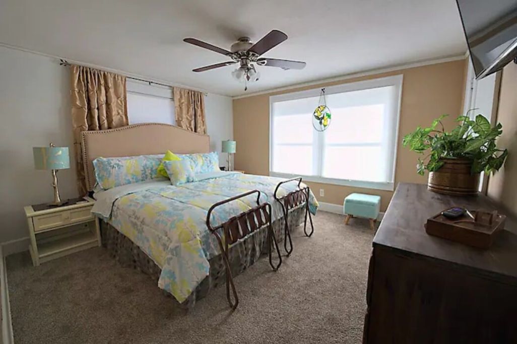 The Grand Hideaway | Minutes from Downtown