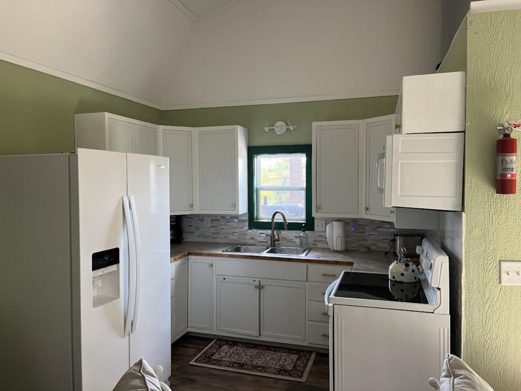 The Juniper at Hamilton Cove | Cabin Fourteen | Pet Friendly
