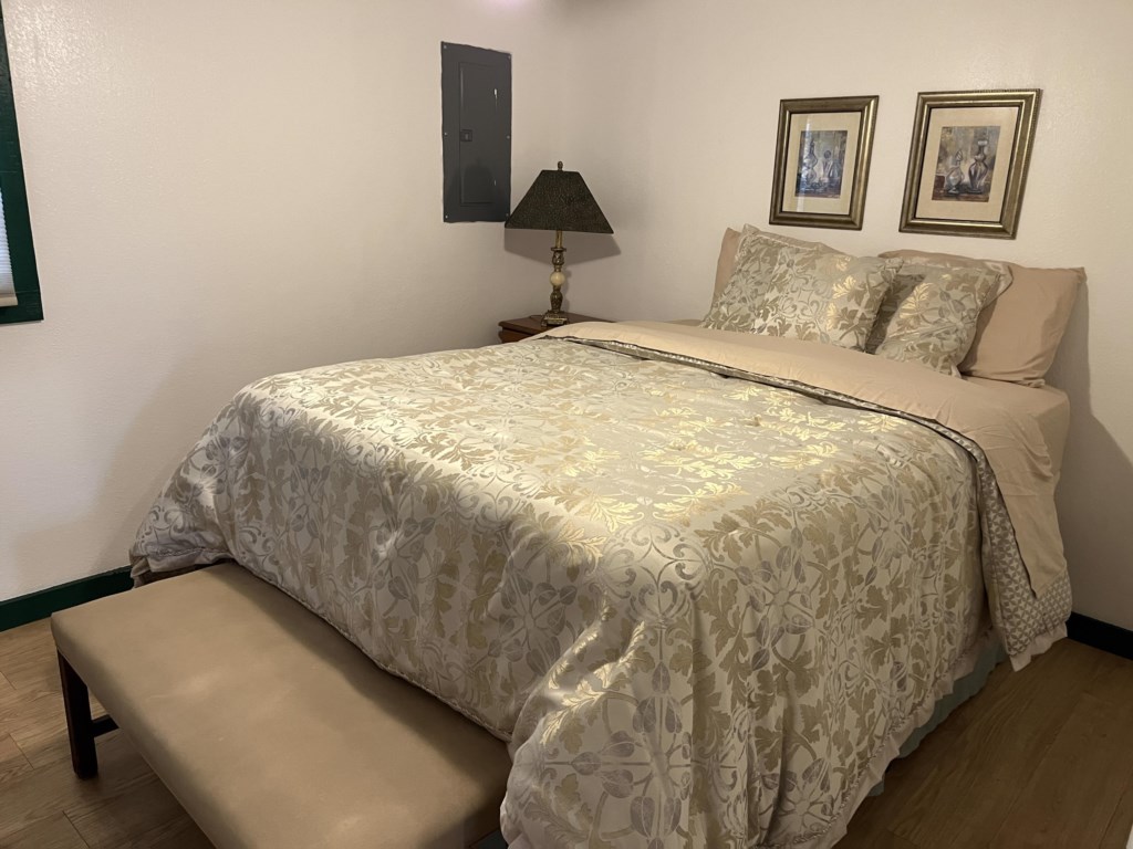 The Walnut at Hamilton Cove | Cabin Nineteen | Pet friendly | Lakefront