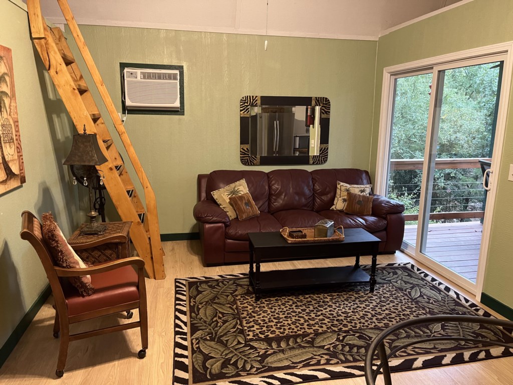 The Pecan at Hamilton Cove | Cabin Twenty | Lakefront | Pet Friendly