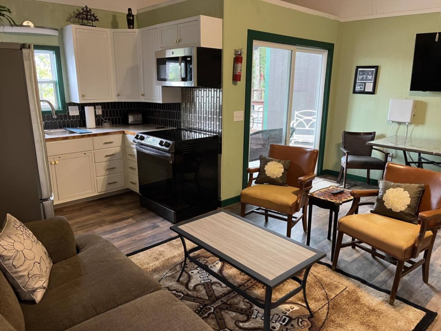 The Birch at Hamilton Cove | Cabin Thirteen | Pet Friendly